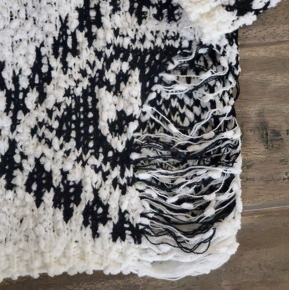 CLEARANCE! Teddy Sweater Long Sleeve Black White Print Top Distressed NEW! - Picture 6 of 6